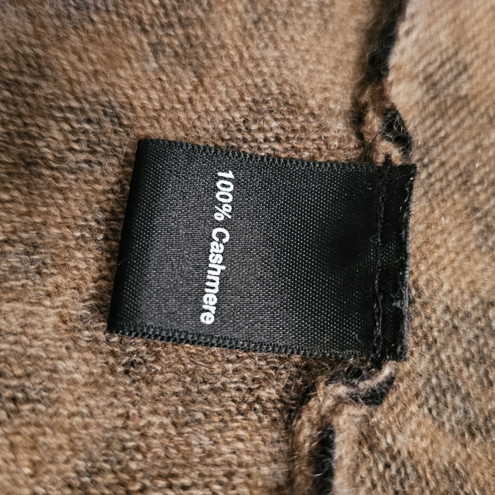 Saks Fifth Avenue Cashmere XL - Picture 7 of 10